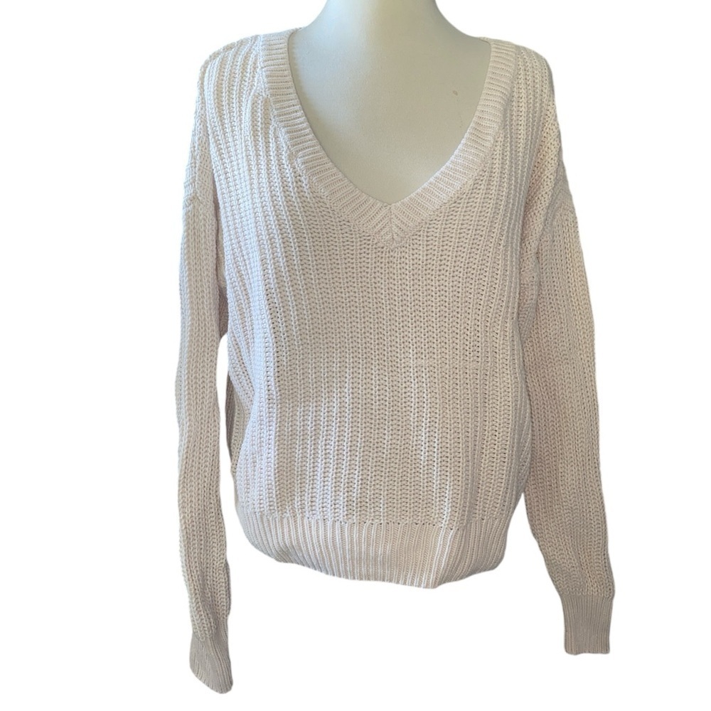 Pink Victoria’s Secret sweater long sleeve V-neckline cable knit size small